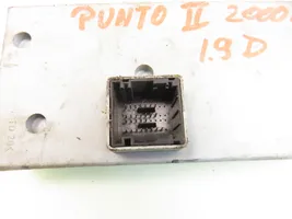 Fiat Punto (188) Korin keskiosan ohjainlaite 