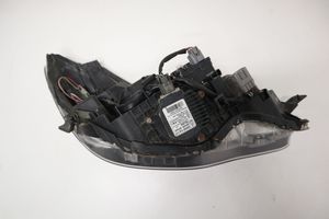 Subaru Impreza IV Lampa przednia P9934L