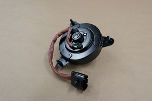 Subaru Legacy Ventilateur de refroidissement de radiateur électrique 73042AA001