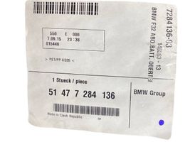 BMW M4 F82 F83 Tavaratilan säilytyslokero 7284136