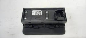 Jaguar XJ X351 Przełącznik / Przycisk otwierania klapy bagażnika AW9311654AB