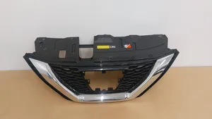 Nissan Qashqai Grille calandre supérieure de pare-chocs avant 62310HV00A