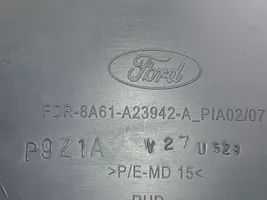 Ford Fiesta Boczki / Poszycie drzwi przednich 8A61A23942A