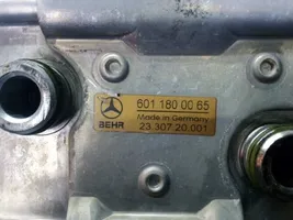 Mercedes-Benz Sprinter W901 W902 W903 W904 Moottoriöljyn jäähdytinlaite 6011800065