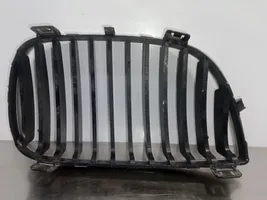 BMW 1 E81 E87 Grill / Wlot powietrza błotnika przedniego 