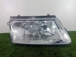 Volkswagen Passat Alltrack Lampa przednia 