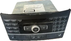 Mercedes-Benz E W212 Radio/CD/DVD/GPS-pääyksikkö 