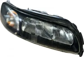 Volvo XC70 Lampa przednia 