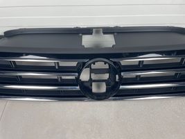 Volkswagen PASSAT B8 Etupuskurin ylempi jäähdytinsäleikkö 3G0853653L