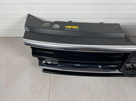 Volkswagen Tiguan Griglia superiore del radiatore paraurti anteriore 5NA853653