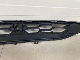 Volkswagen Tiguan Kratka dolna zderzaka przedniego 5NA853677A