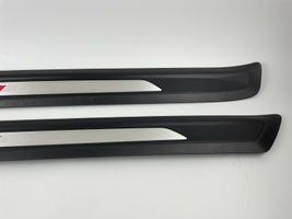 BMW M4 F82 F83 Garniture marche-pieds avant 8063797