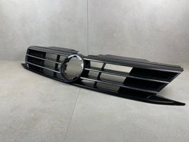 Volkswagen Jetta VI Atrapa chłodnicy / Grill 5C6853655E