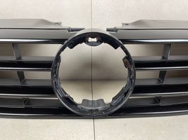 Volkswagen Jetta VI Maskownica / Grill / Atrapa górna chłodnicy 5C6853655F