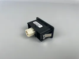 Volkswagen PASSAT B8 Connettore plug in USB 3G0035222