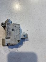 Volkswagen PASSAT B7 Serratura del tappo del serbatoio del carburante 3AA810773