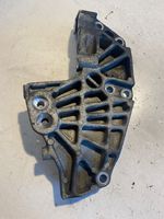 Renault Trafic II (X83) Supporto del generatore/alternatore 8100741759