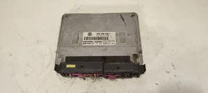 Volkswagen Polo Calculateur moteur ECU 03E906033L