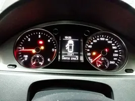 Volkswagen PASSAT B7 Compteur de vitesse tableau de bord 