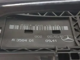 Mercedes-Benz E W212 Etuoven ulkokahva A358401