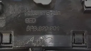 Seat Leon IV Dysze / Kratki środkowego nawiewu deski rozdzielczej 5FB820901A