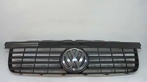 Volkswagen Transporter - Caravelle T5 Etupuskurin ylempi jäähdytinsäleikkö 7H0853653