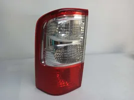 Nissan Patrol Y61 Lampy tylnej klapy bagażnika 26555VC328