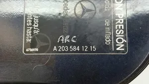 Mercedes-Benz CLC CL203 Korek wlewu paliwa A2035841215