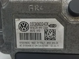 Volkswagen Golf VI Komputer / Sterownik ECU silnika 