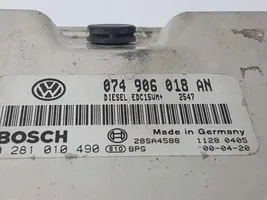 Volkswagen Multivan T4 Komputer / Sterownik ECU silnika 0281010490