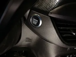 Ford Focus Bouton poussoir de démarrage du moteur 