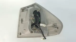 Lexus RX 300 Lampy tylnej klapy bagażnika 