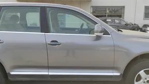 Volkswagen Touareg I Drzwi przednie 