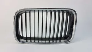 BMW 3 E36 Maskownica / Grill / Atrapa górna chłodnicy 