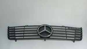 Mercedes-Benz Sprinter W901 W902 W903 W904 Etupuskurin ylempi jäähdytinsäleikkö A9018880123