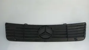 Mercedes-Benz Sprinter W901 W902 W903 W904 Maskownica / Grill / Atrapa górna chłodnicy A9018880123