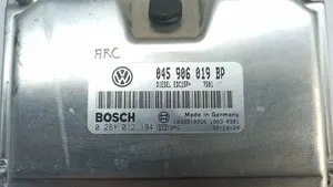 Volkswagen Polo IV 9N3 Unité de commande, module ECU de moteur 0281012194