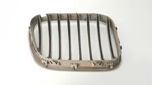 BMW X5 E53 Maskownica / Grill / Atrapa górna chłodnicy 51138247673