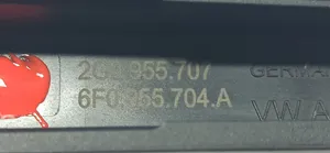 Seat Ibiza V (KJ) Brazo del limpiaparabrisas trasero 6F0955704A