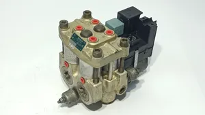 Audi 80 90 B3 ABS Pump 