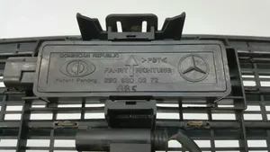 Mercedes-Benz S W220 Wiper trim A2208800205594