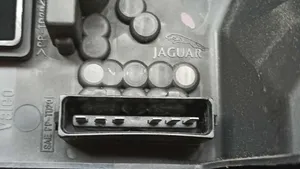 Jaguar X-Type Lampy tylnej klapy bagażnika JAGX400
