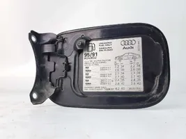 Audi A4 S4 B6 8E 8H Polttoainesäiliön täyttöaukon korkki 8E0809905B