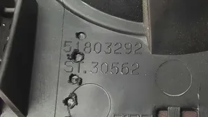 Fiat 500 Priekinių langų jungtuko apdaila 735458958