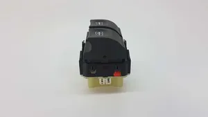 Renault Clio IV Electric window control switch 10023697