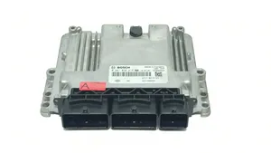 Dacia Sandero Komputer / Sterownik ECU silnika 0281032215