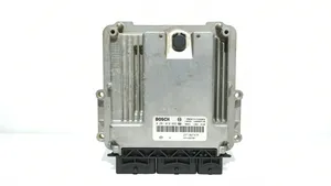 Renault Captur Komputer / Sterownik ECU silnika 237103370R