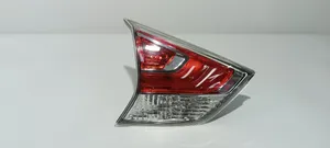 Nissan X-Trail T32 Lampy tylnej klapy bagażnika 