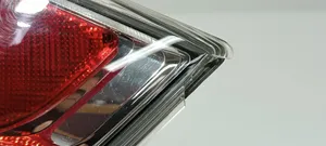 Nissan X-Trail T32 Lampy tylnej klapy bagażnika 