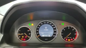 Mercedes-Benz C W204 Compteur de vitesse tableau de bord 